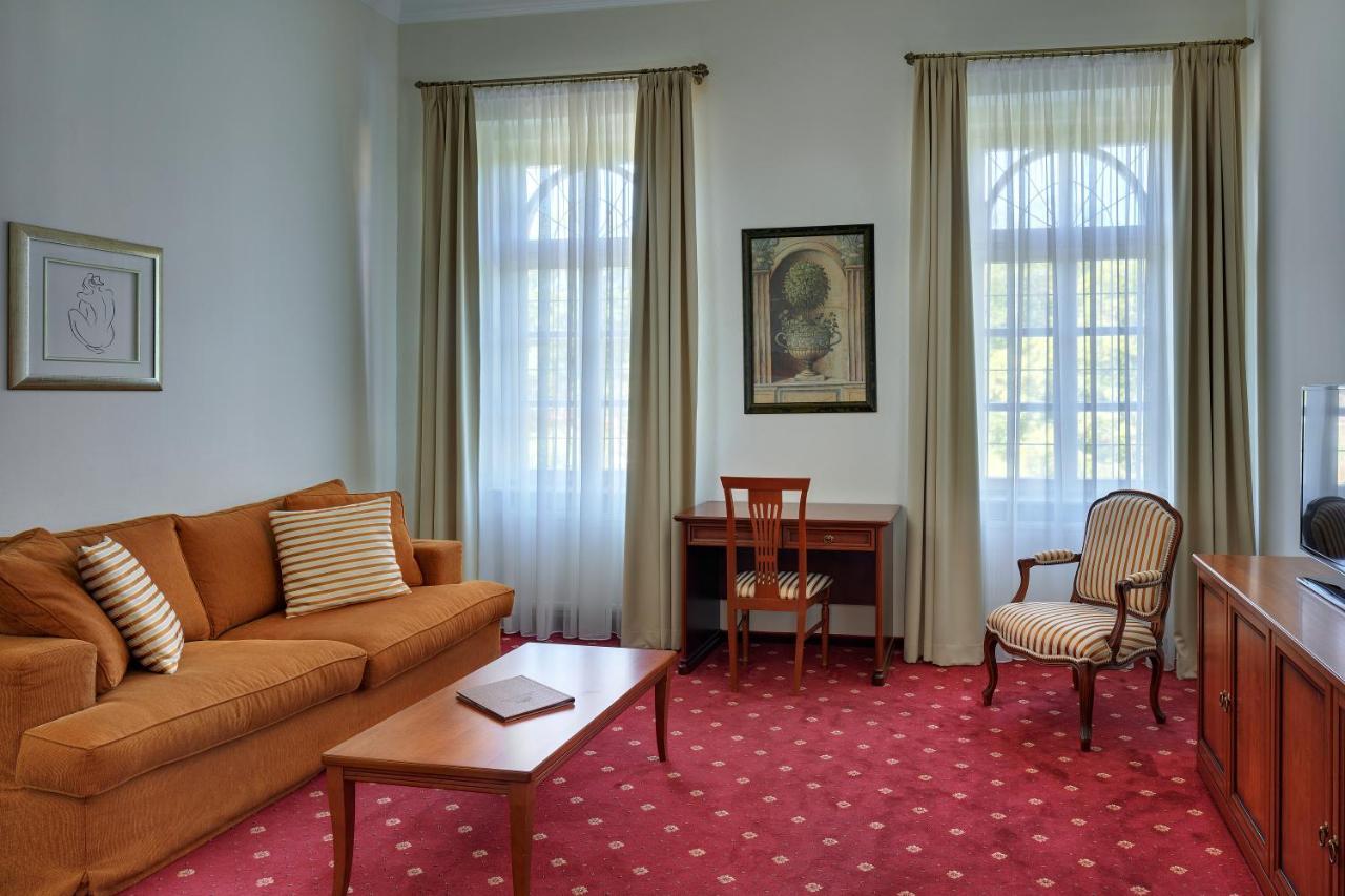 Gourmet Hotel Villa Patriot Mariánské Lázně Dış mekan fotoğraf