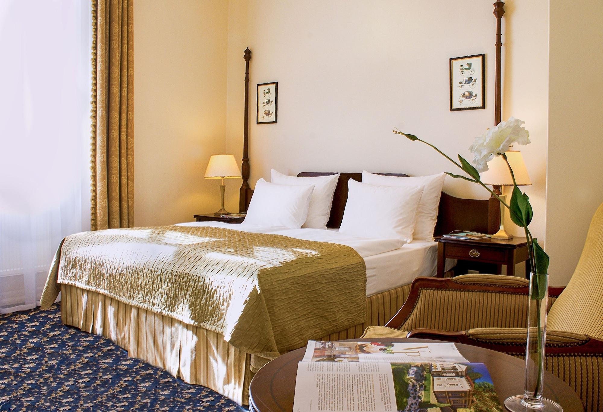 Gourmet Hotel Villa Patriot Mariánské Lázně Dış mekan fotoğraf