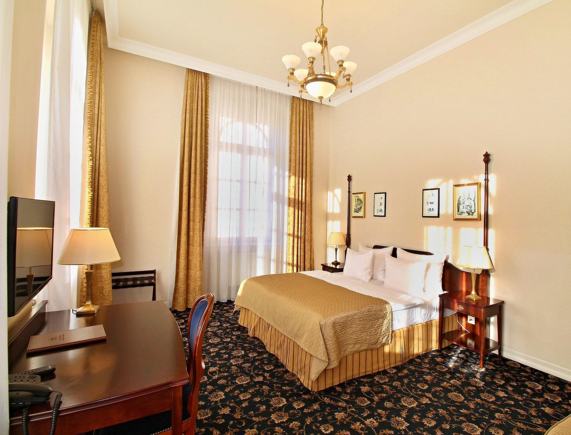 Gourmet Hotel Villa Patriot Mariánské Lázně Dış mekan fotoğraf
