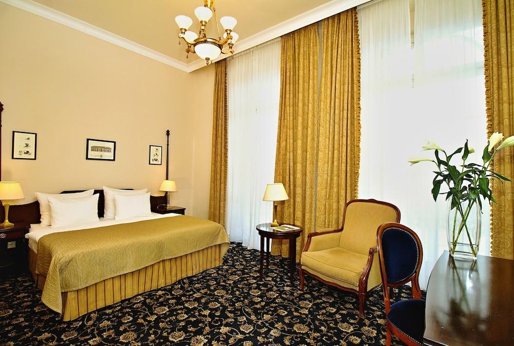 Gourmet Hotel Villa Patriot Mariánské Lázně Dış mekan fotoğraf
