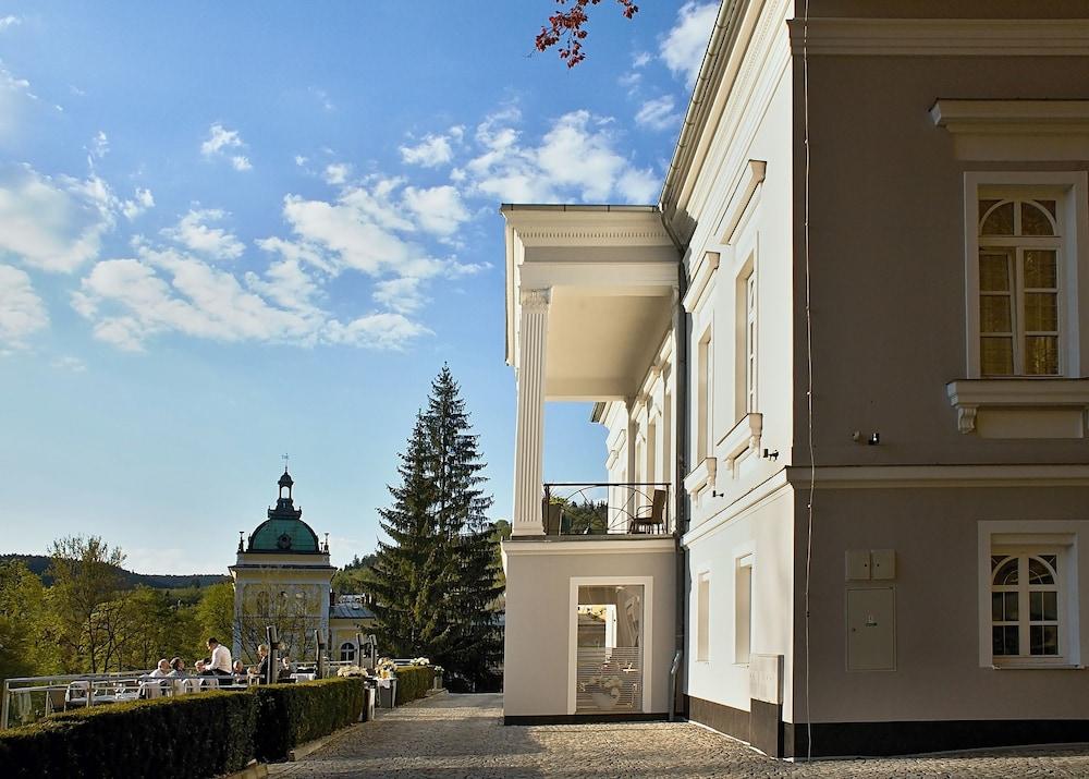 Gourmet Hotel Villa Patriot Mariánské Lázně Dış mekan fotoğraf