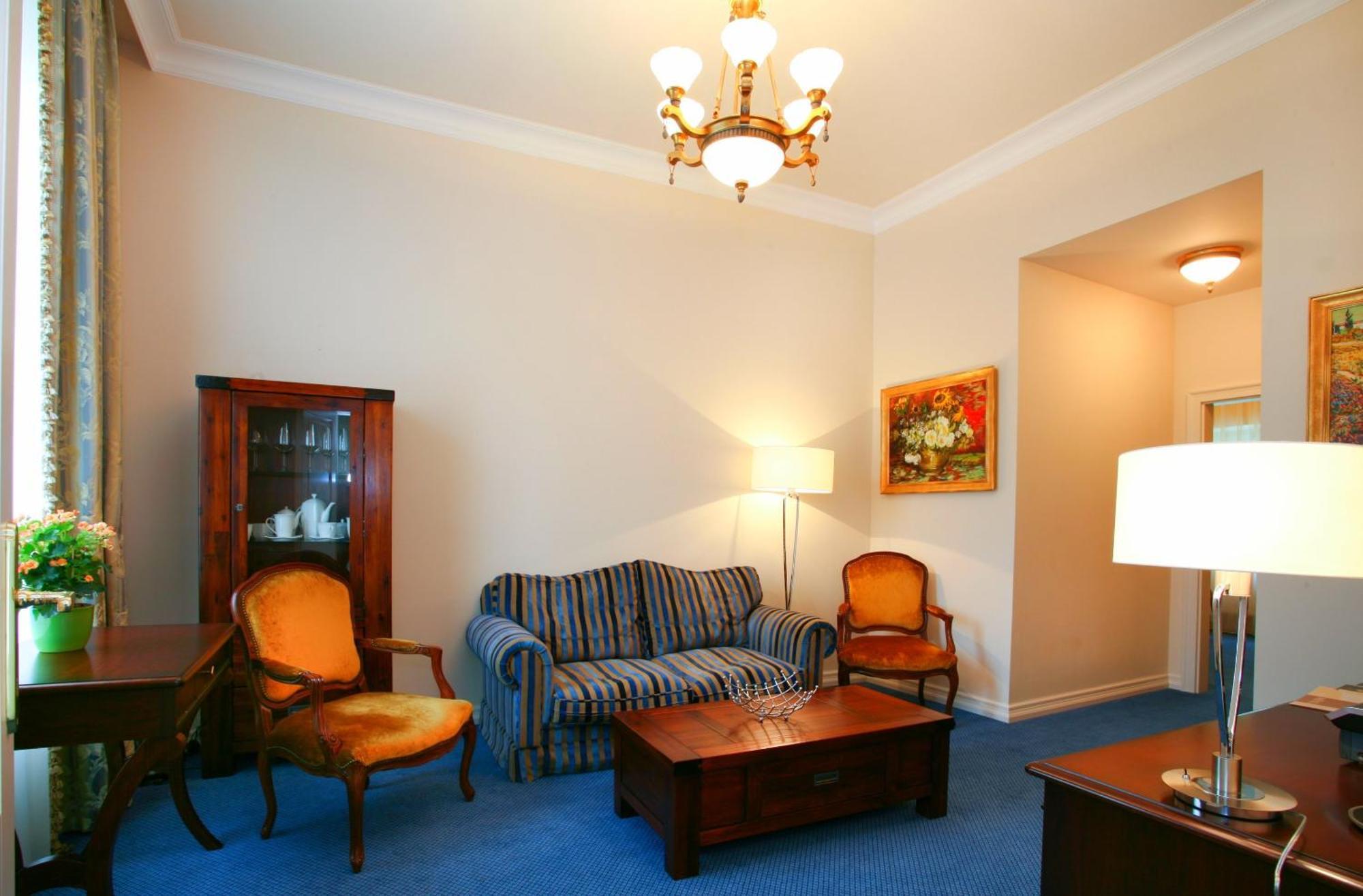 Gourmet Hotel Villa Patriot Mariánské Lázně Dış mekan fotoğraf