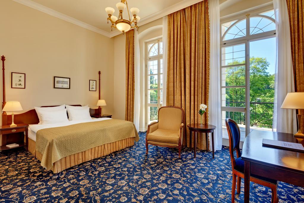 Gourmet Hotel Villa Patriot Mariánské Lázně Dış mekan fotoğraf